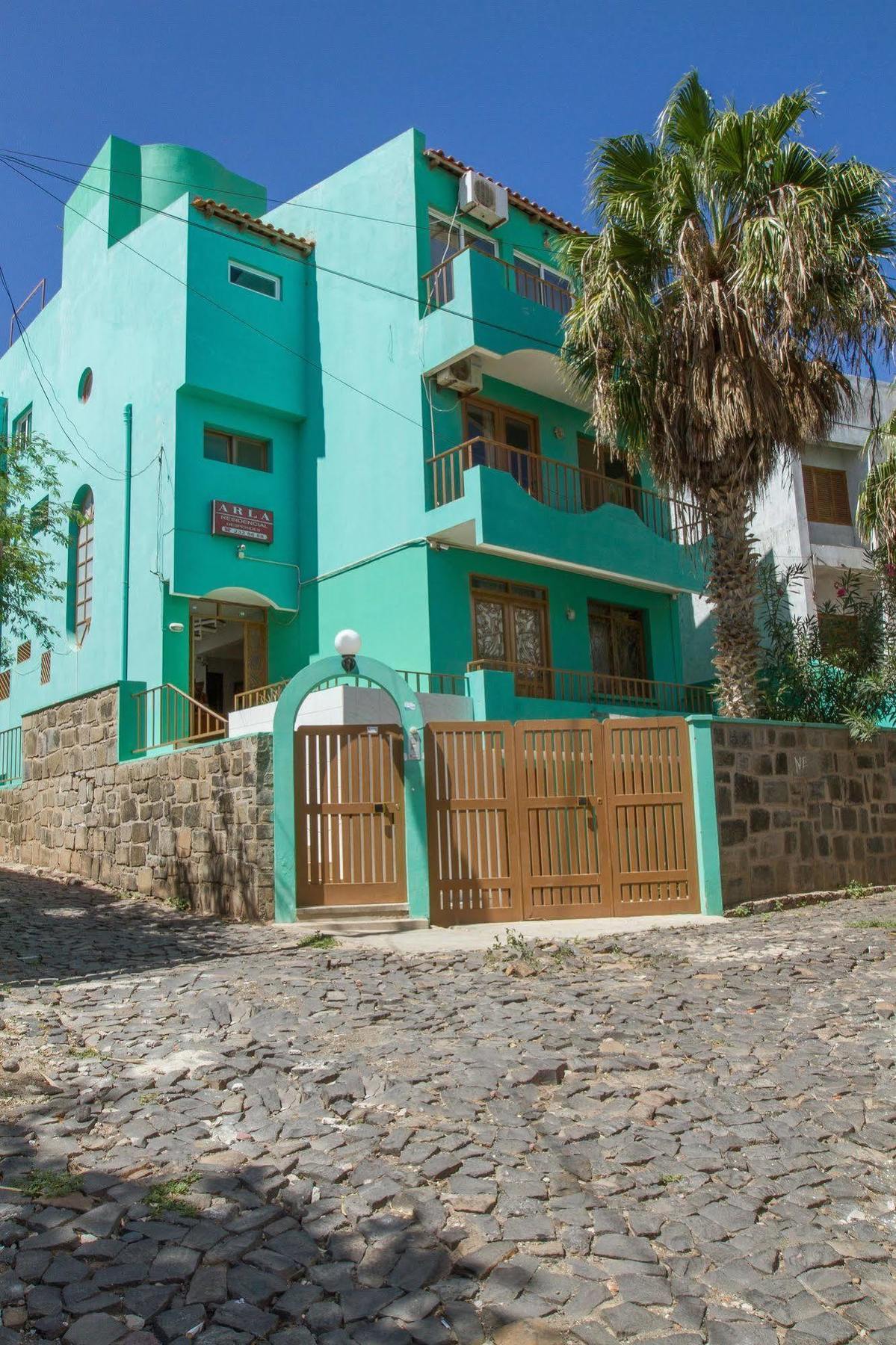 Couette-café Arla Residential Mindelo